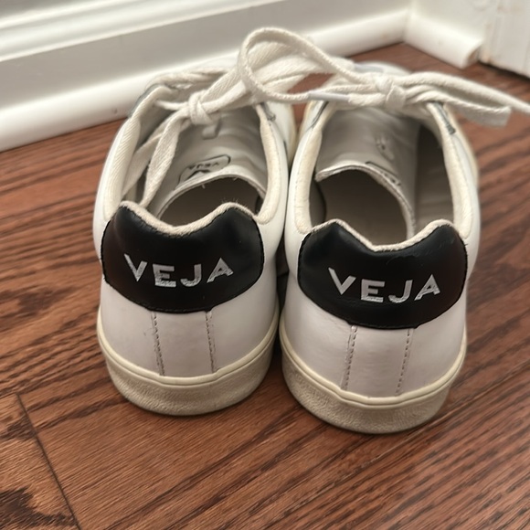 Veja sneakers size 37/US 6 - Picture 3 of 4